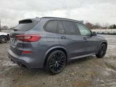 Photo of the vehicle BMW X5