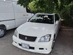 Photo of the vehicle Toyota Crown