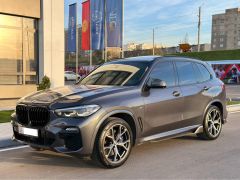 Photo of the vehicle BMW X5