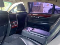 Photo of the vehicle Lexus LS