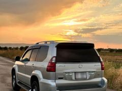 Photo of the vehicle Lexus GX