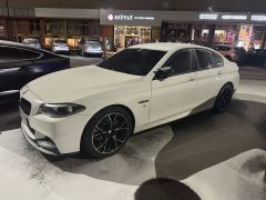 Photo of the vehicle BMW 5 Series