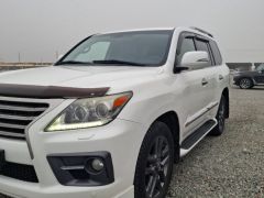 Photo of the vehicle Lexus LX