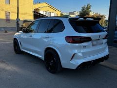 Photo of the vehicle BMW X5