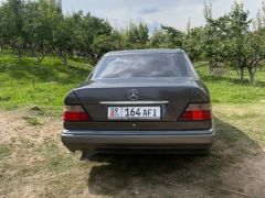 Фото авто Mercedes-Benz W124