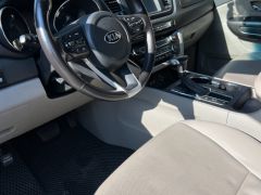 Photo of the vehicle Kia Carnival