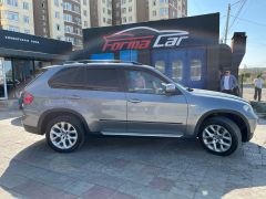 Photo of the vehicle BMW X5