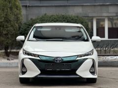 Фото авто Toyota Prius