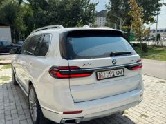 Фото авто BMW X7