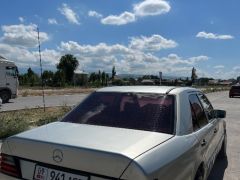 Сүрөт унаа Mercedes-Benz W124