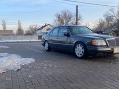 Сүрөт унаа Mercedes-Benz W124