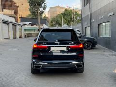 Photo of the vehicle BMW X7