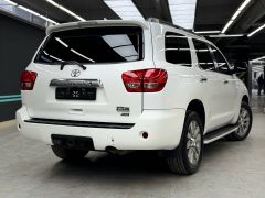 Сүрөт унаа Toyota Sequoia