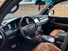 Photo of the vehicle Lexus LX