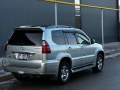 Photo of the vehicle Lexus GX