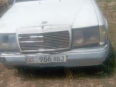 Сүрөт унаа Mercedes-Benz W124