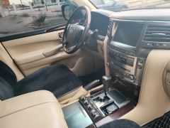 Photo of the vehicle Lexus LX