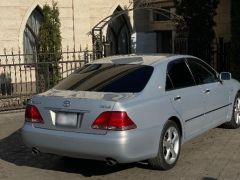 Photo of the vehicle Toyota Crown