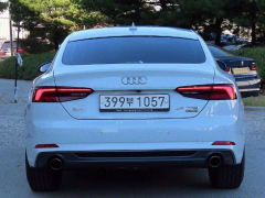 Photo of the vehicle Audi A5