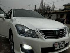 Photo of the vehicle Toyota Crown