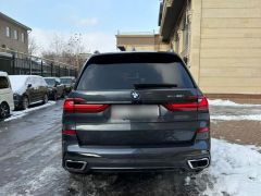 Photo of the vehicle BMW X7