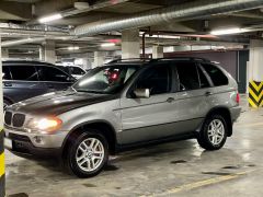 Photo of the vehicle BMW X5