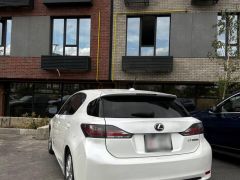 Photo of the vehicle Lexus CT