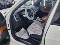 Photo of the vehicle BMW X7