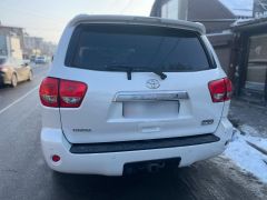 Фото авто Toyota Sequoia