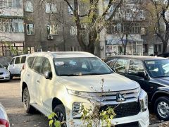 Сүрөт унаа Mitsubishi Montero Sport