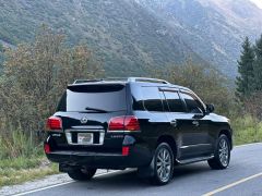 Photo of the vehicle Lexus LX