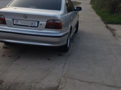 Photo of the vehicle BMW 5 Series