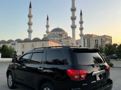 Сүрөт унаа Toyota Sequoia