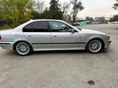 Photo of the vehicle BMW 5 Series