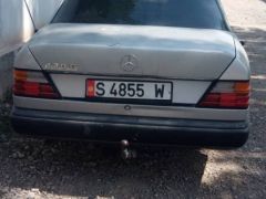 Сүрөт унаа Mercedes-Benz W124