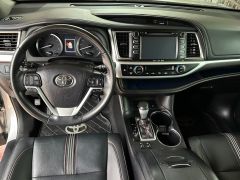 Сүрөт унаа Toyota Highlander