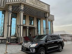 Photo of the vehicle Lexus LX