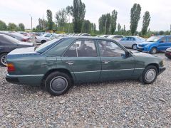 Сүрөт унаа Mercedes-Benz W124