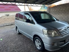 Сүрөт унаа Toyota Noah