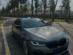 Photo of the vehicle BMW 5 Series