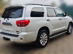 Фото авто Toyota Sequoia