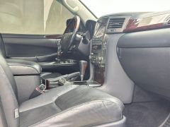 Photo of the vehicle Lexus LX