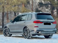 Photo of the vehicle BMW X7