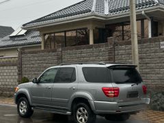 Photo of the vehicle Toyota Sequoia