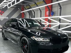 Photo of the vehicle BMW M5