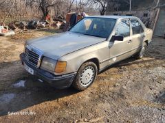 Сүрөт унаа Mercedes-Benz W124