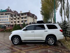 Сүрөт унаа Toyota Sequoia