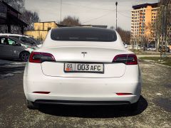 Фото авто Tesla Model 3