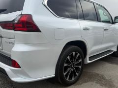 Photo of the vehicle Lexus LX