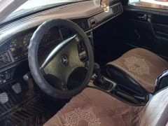 Photo of the vehicle Mercedes-Benz 190 (W201)